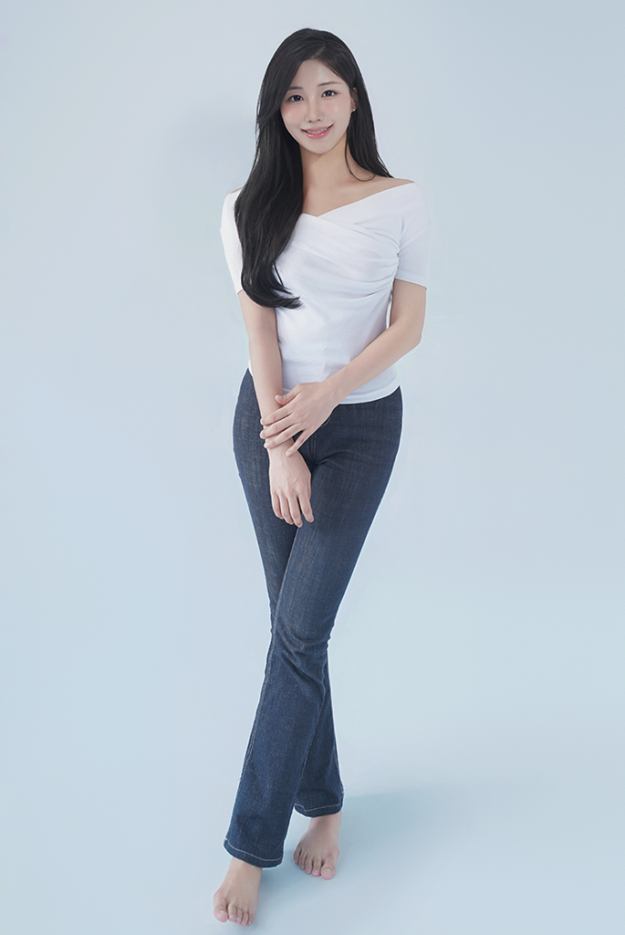 곽승리 전신.png