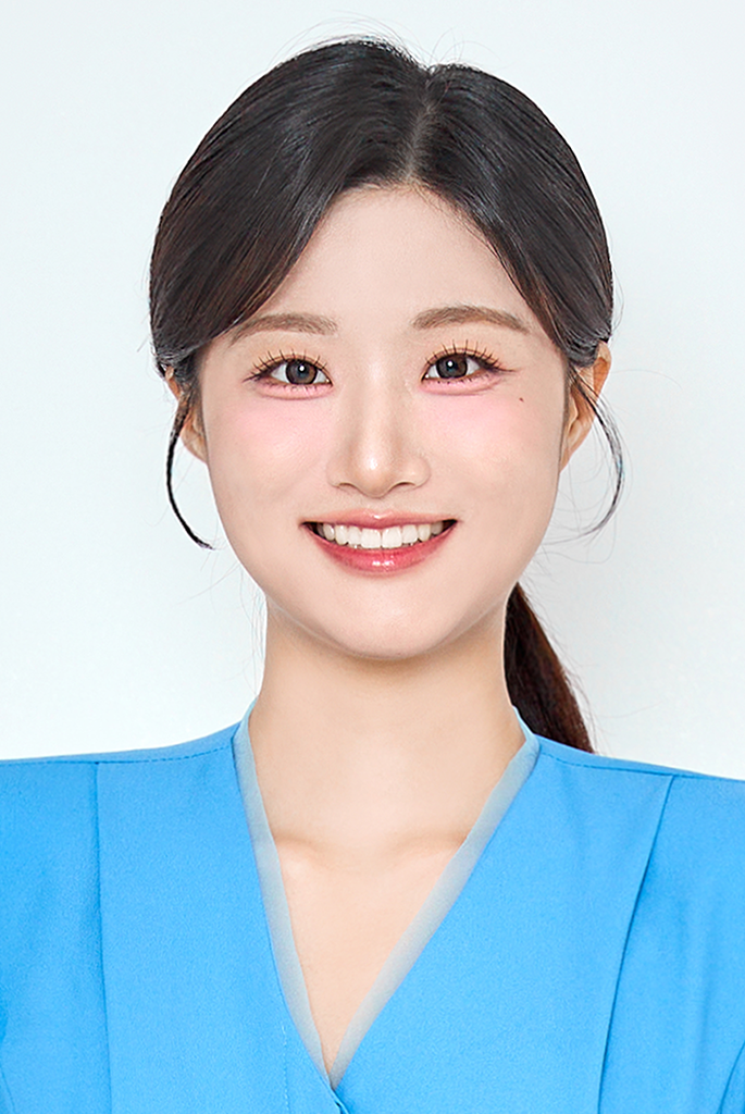 박지윤 반명함1.png